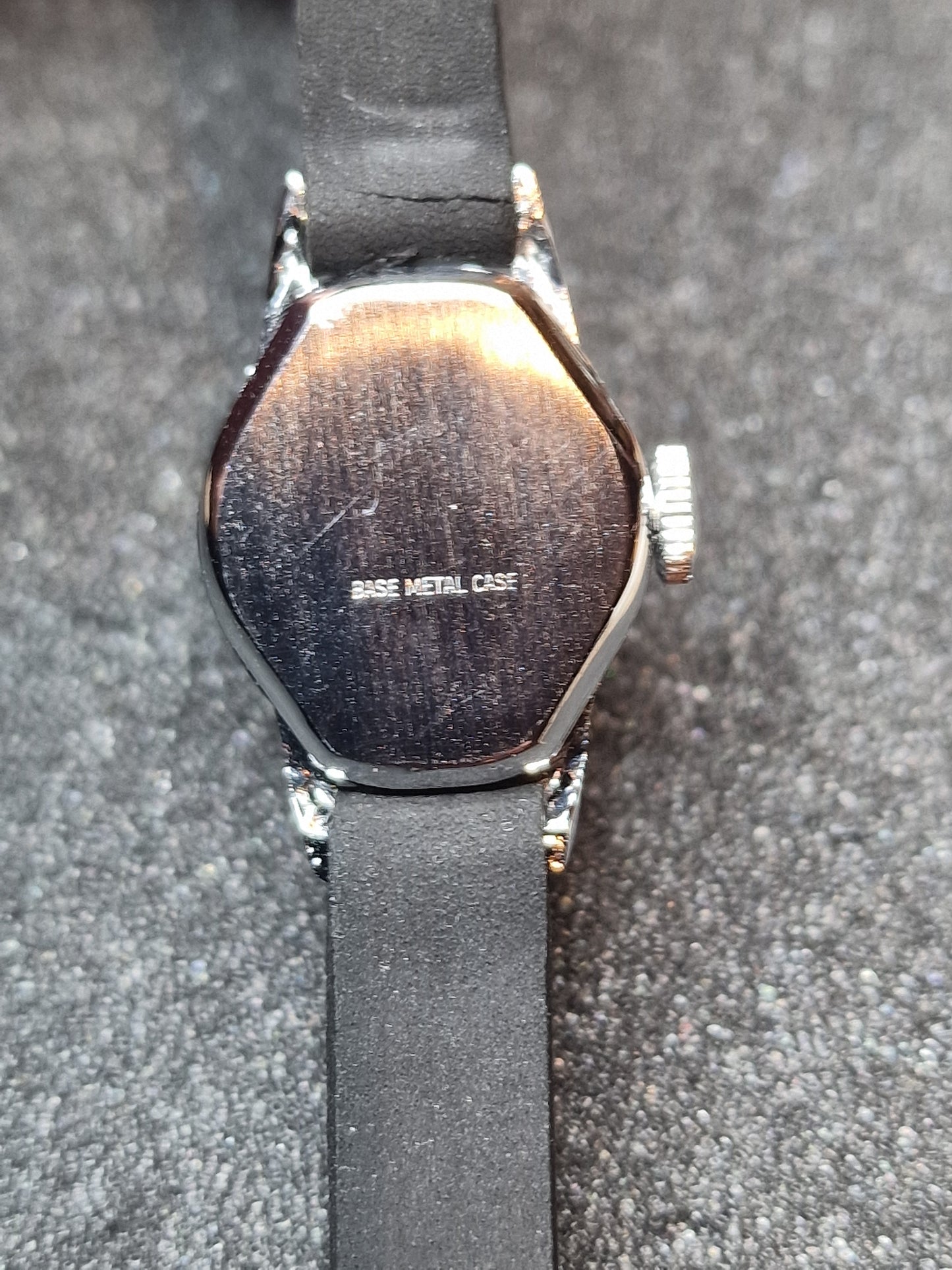 💎 Tiny Vintage Ladies' Watch "MONTREU" – 1950s/60s, Hand-Wound, Swiss Made, Unworn