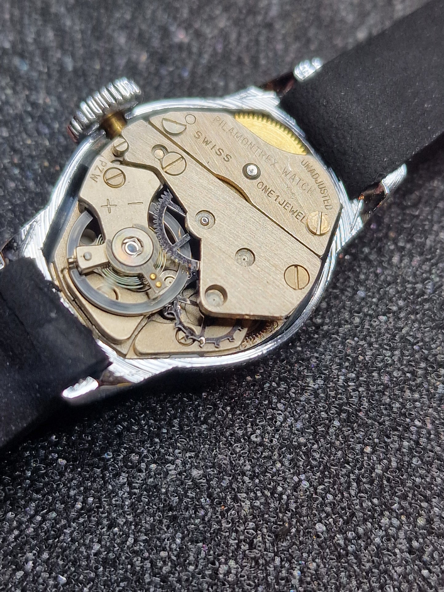 💎 Tiny Vintage Ladies' Watch "MONTREU" – 1950s/60s, Hand-Wound, Swiss Made, Unworn