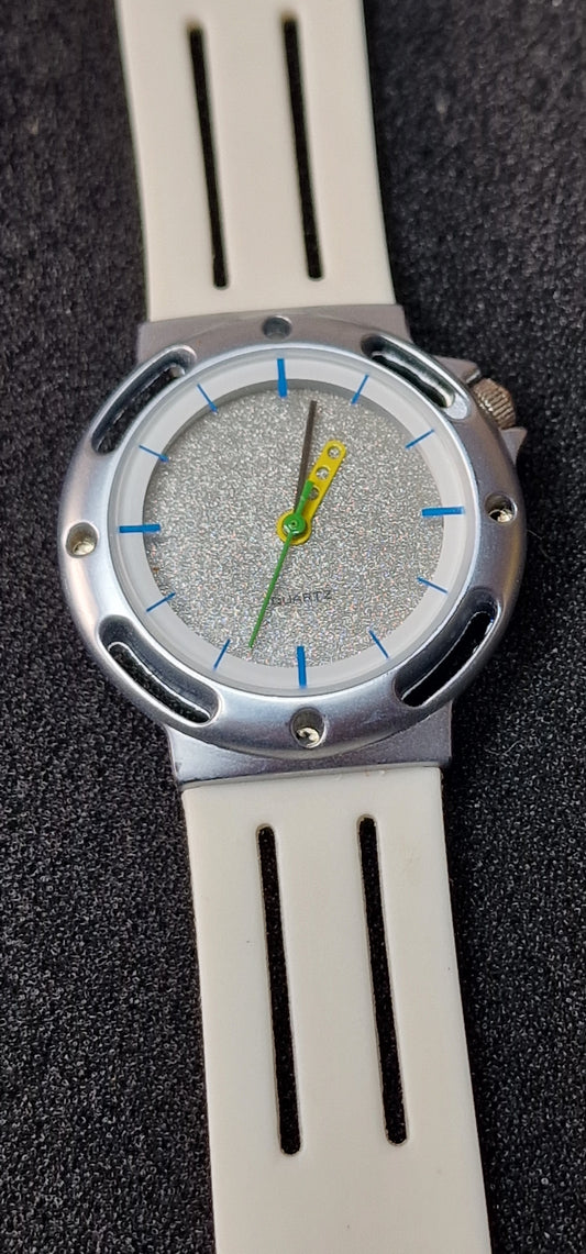 ⭐ Vintage 80s/90s Quartz Watch – 7 Jewels, 28mm, New Battery, Unworn