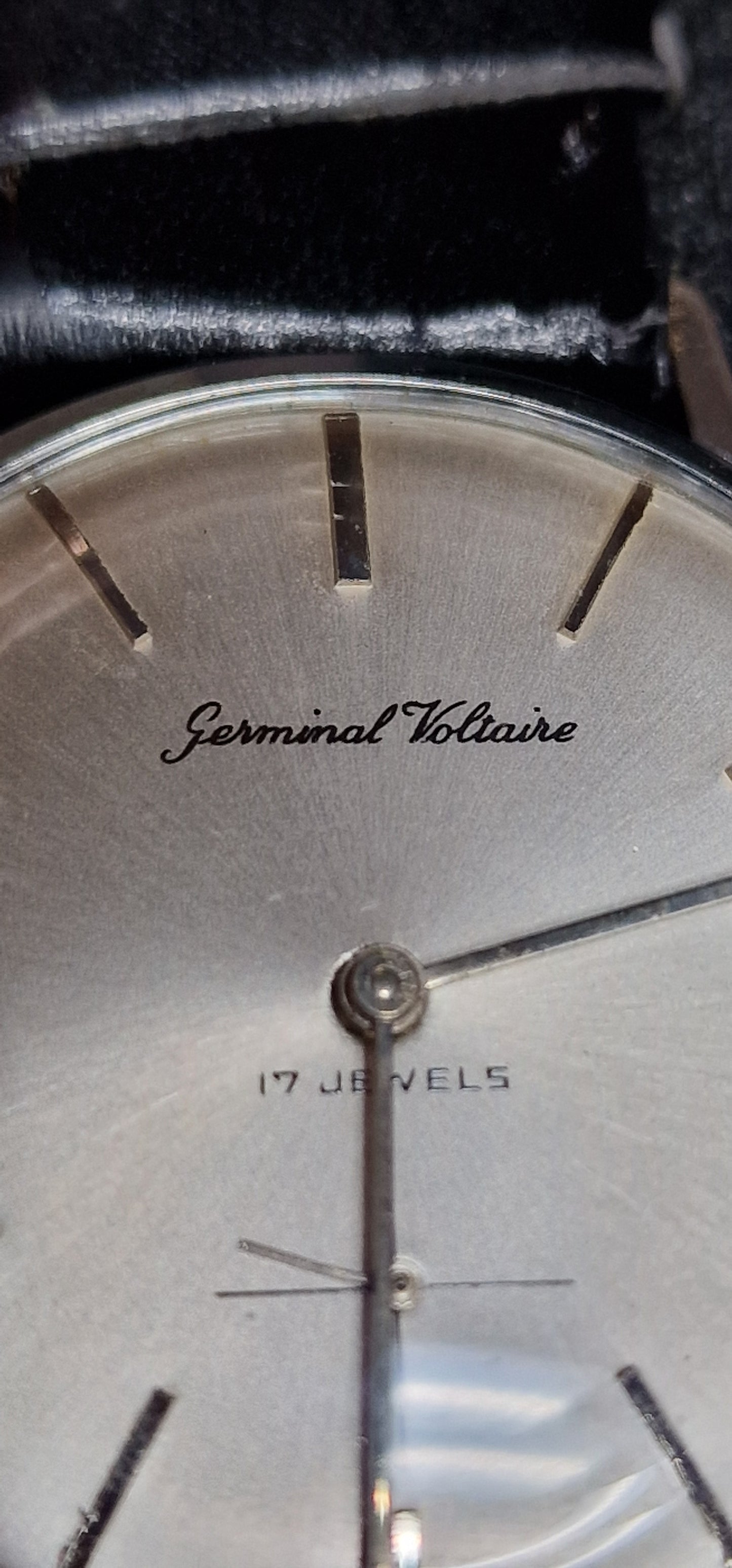 ⌚ Vintage Hand-Wound Watch "Germinal Voltaire" – Swiss Made, 34mm, Excellent Condition