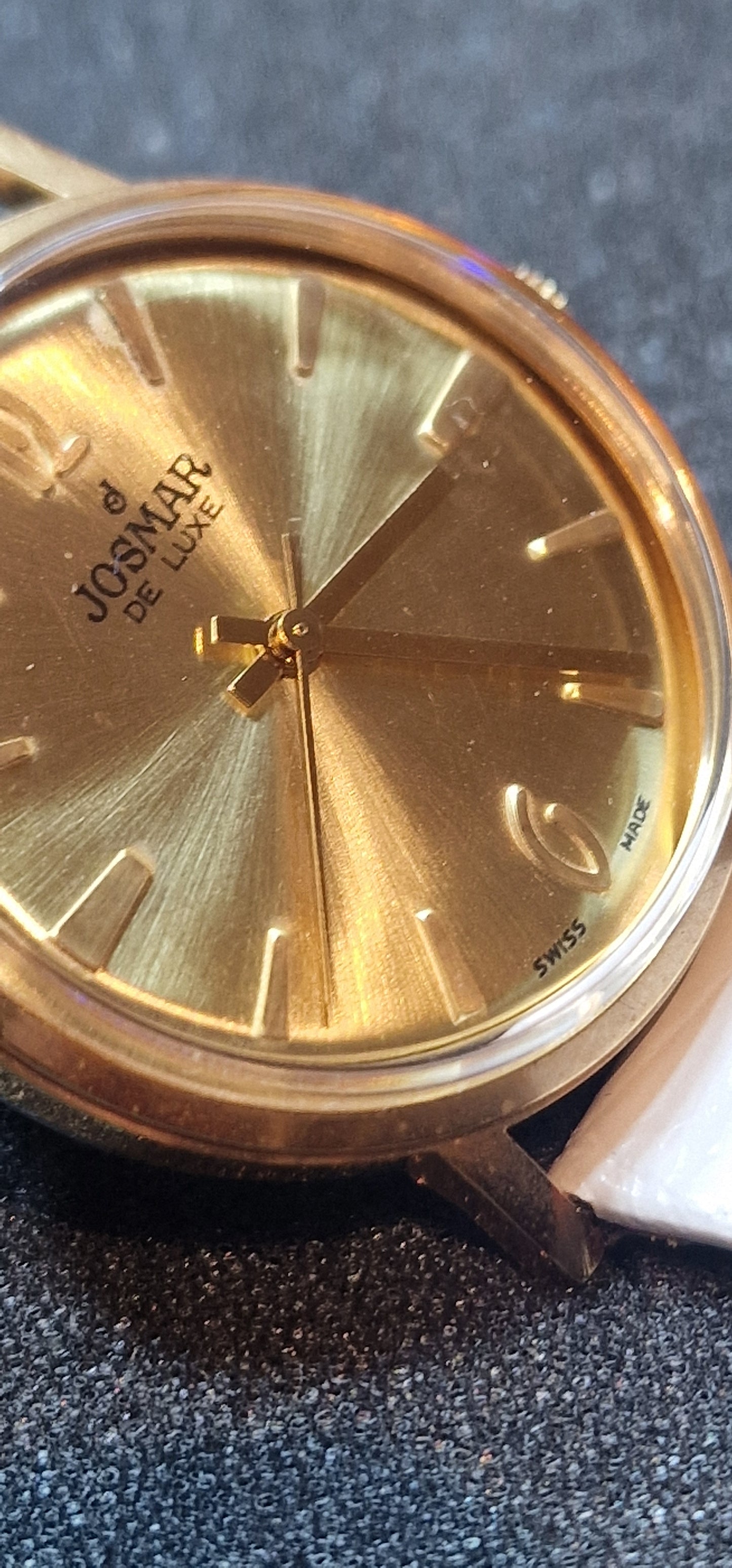 🕰️ Unworn Vintage Josmar Hand-Wound Watch – Swiss Made, 1960s, 34mm, Gold-Tone