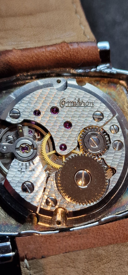 🕰️ Unworn Vintage Watch "Omikron" – Swiss Made, Hand-Wound, 70s/80s, Ultra Slim Design