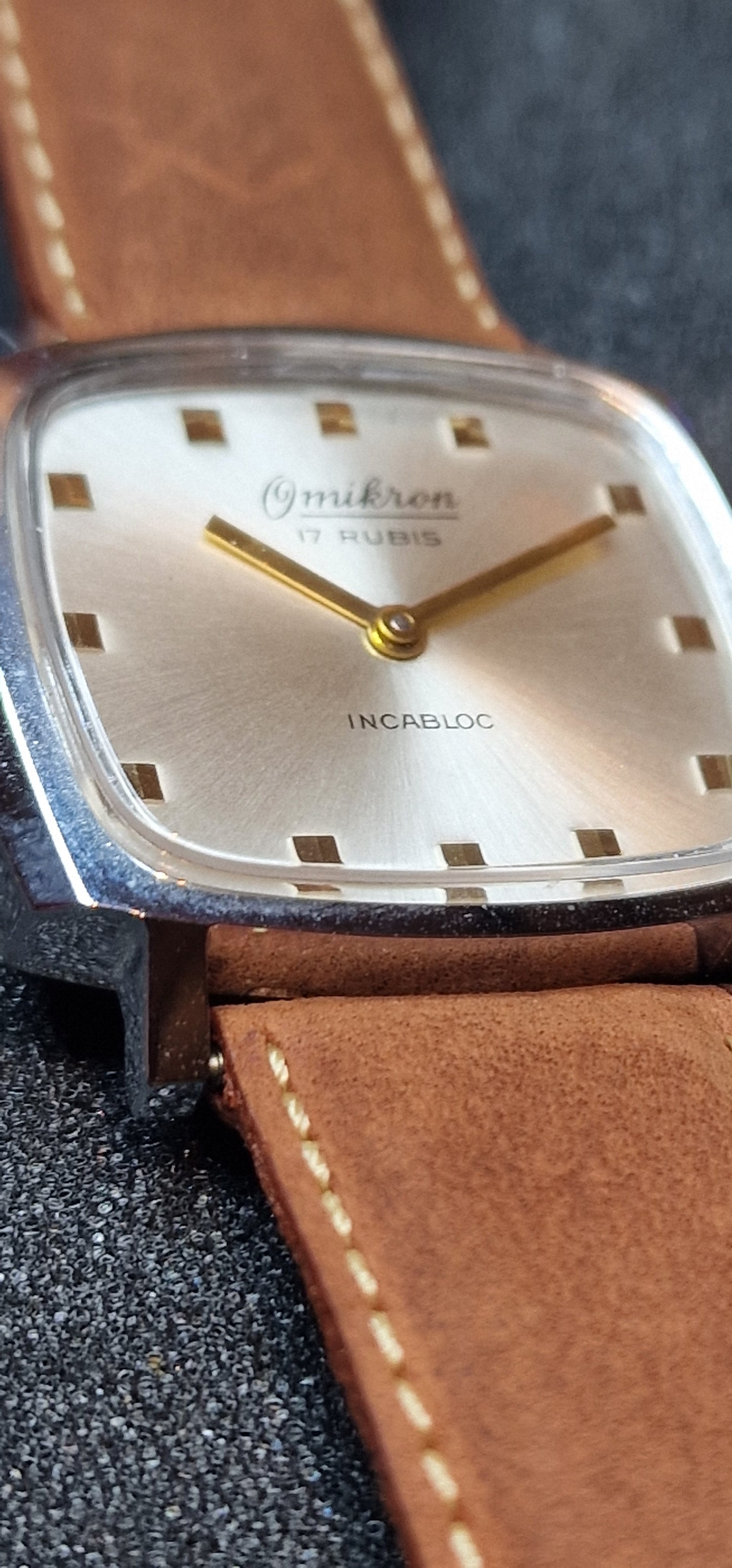 🕰️ Unworn Vintage Watch "Omikron" – Swiss Made, Hand-Wound, 70s/80s, Ultra Slim Design