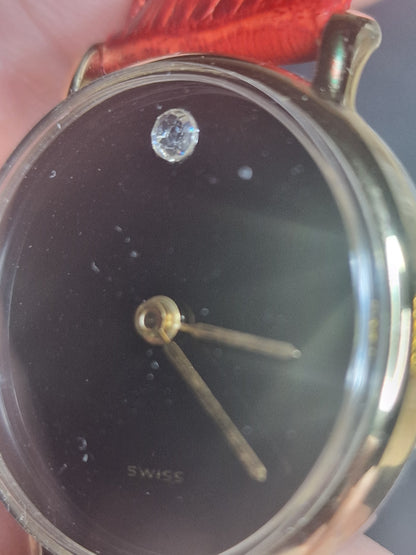 🕰️ Rare Vintage Hand-Wound Watch from the 70s – Minimalist Design with Red Strap