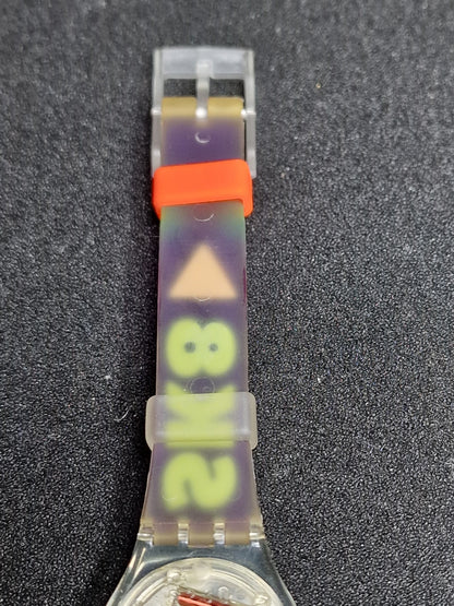 Swatch Lady LK138 "Snow Collage" (1992) – Vintage Pop Design 🎨