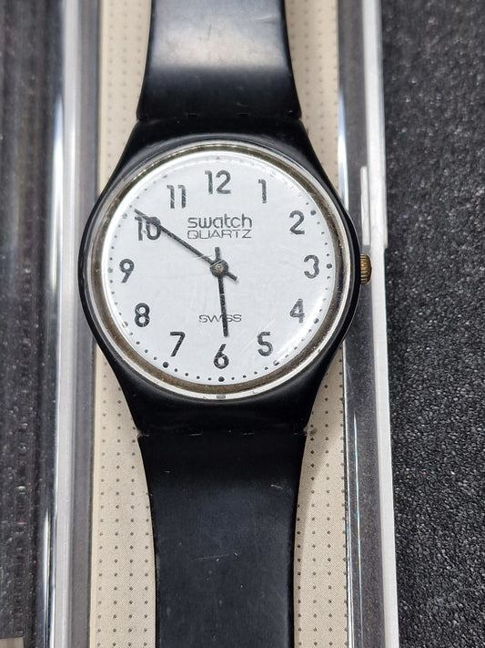 🕰 Rare 1983 Swatch GB001 – Classic Black & White – 34mm