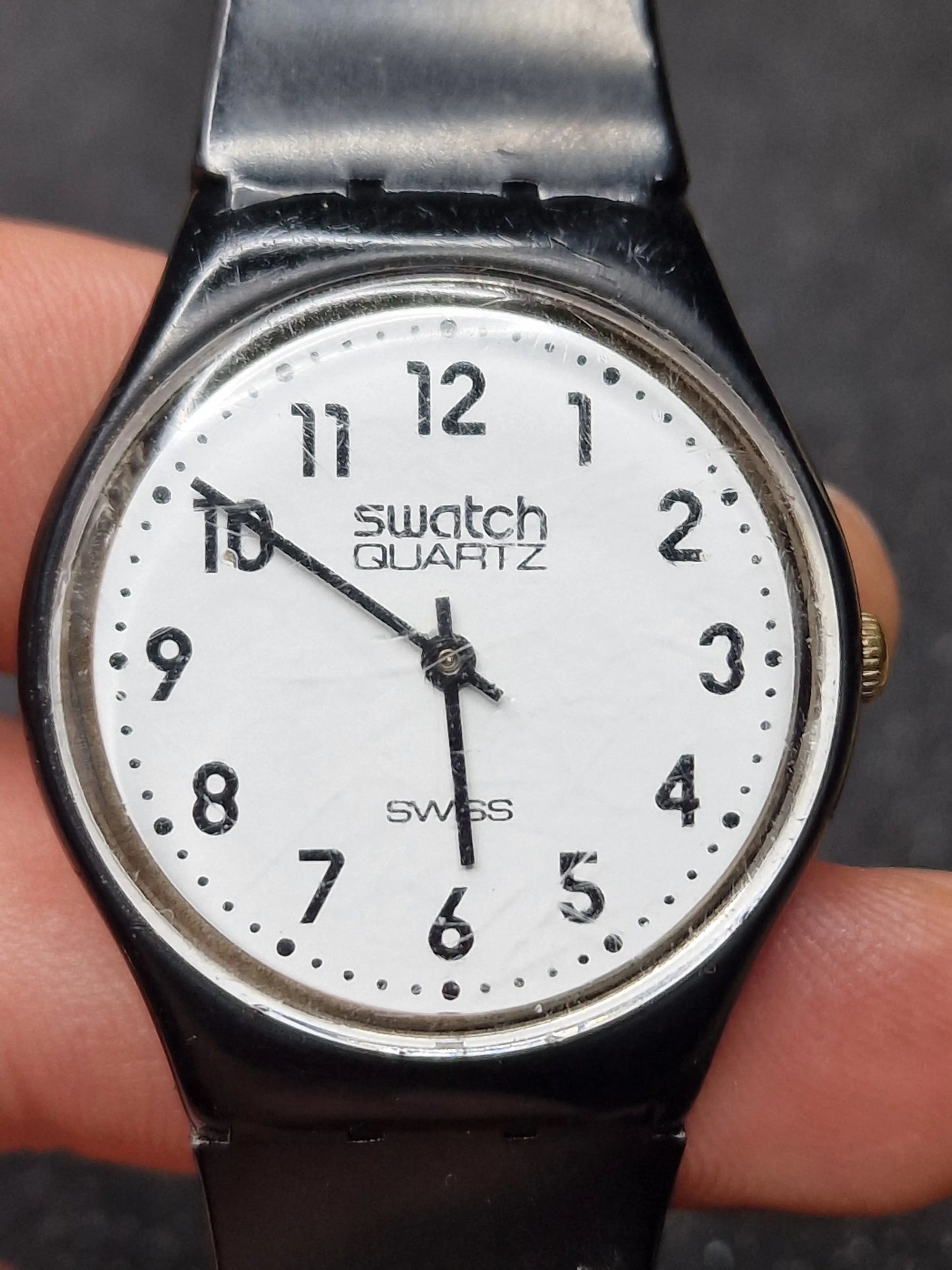 🕰 Rare 1983 Swatch GB001 – Classic Black & White – 34mm