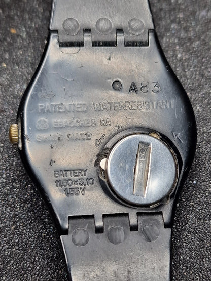 🕰 Rare 1983 Swatch GB001 – Classic Black & White – 34mm