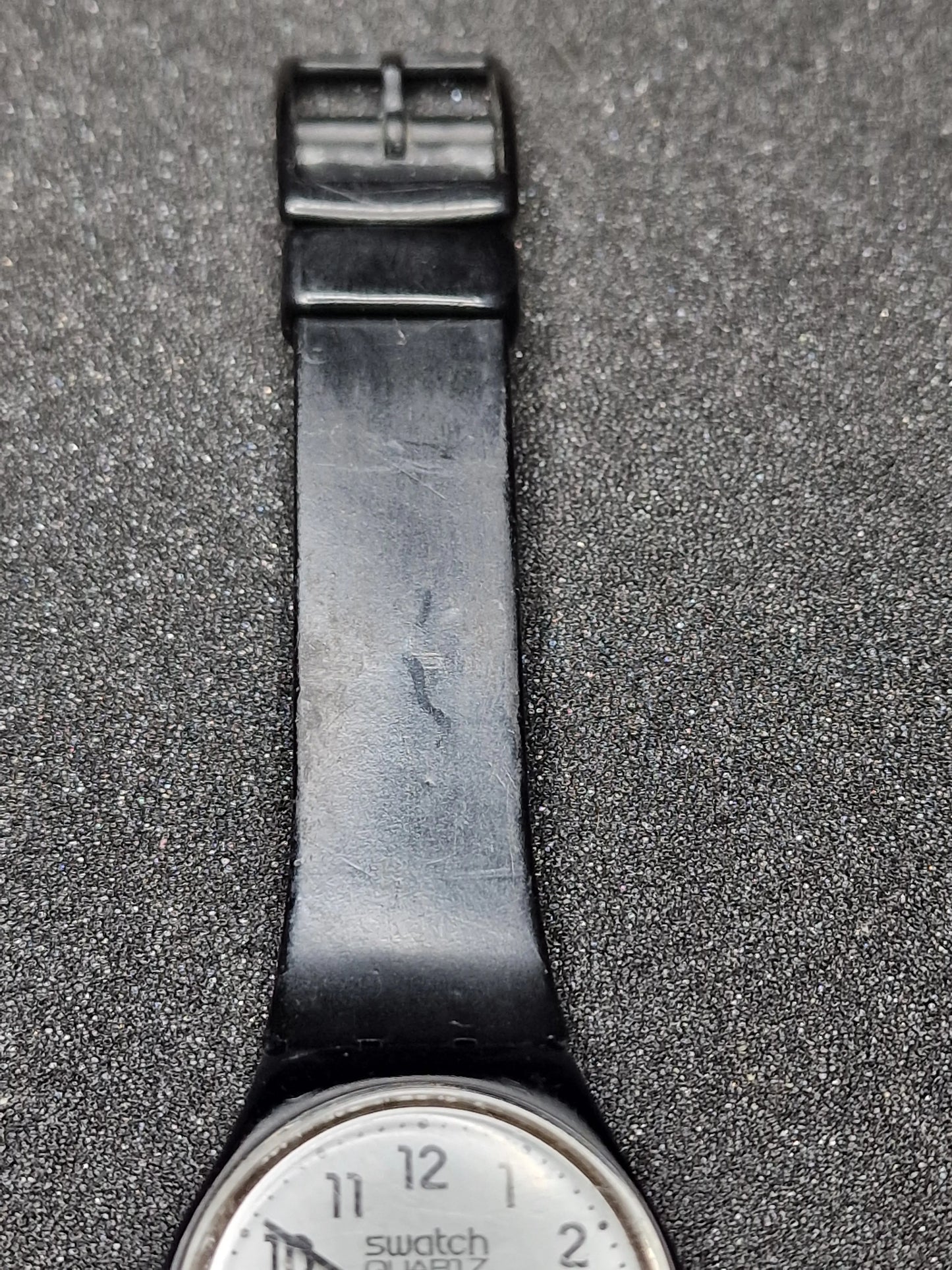 🕰 Rare 1983 Swatch GB001 – Classic Black & White – 34mm