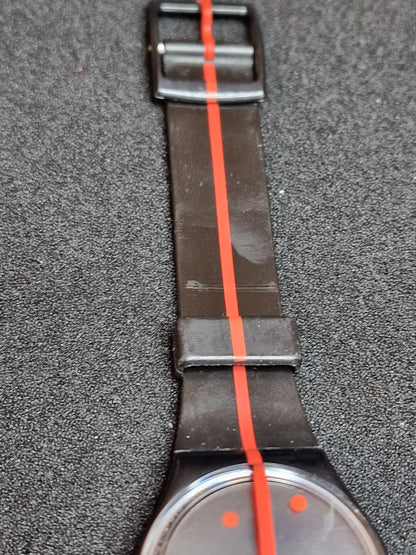 🟥 Swatch GZ119 – Rouge sur Blackout – Heinz Julen – Limited Art Edition