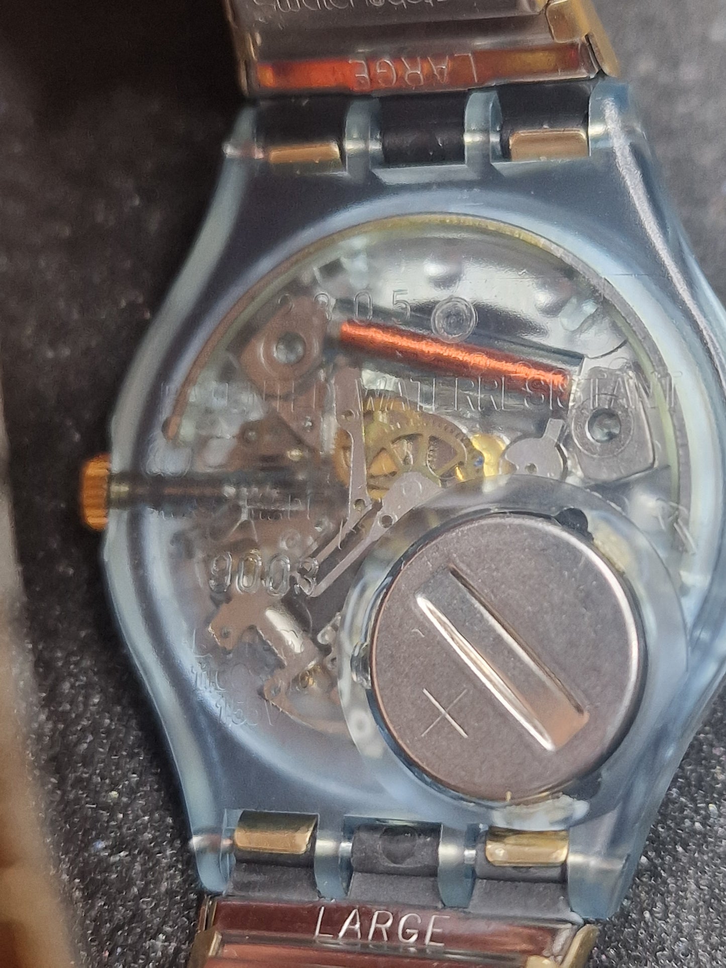 🕒 Swatch Flex GN123 “Gold Smile” (1992) – Rare Vintage Skeleton Watch