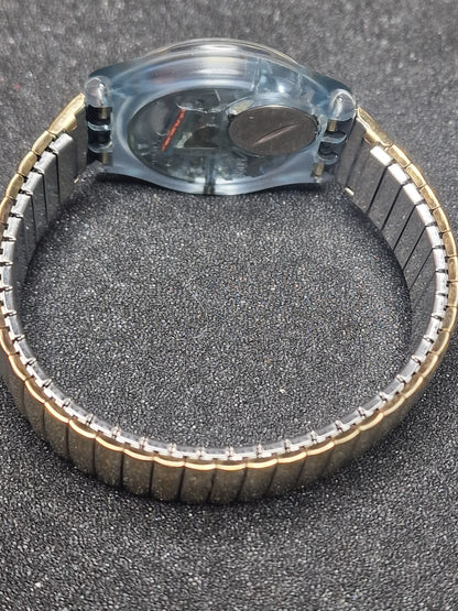 🕒 Swatch Flex GN123 “Gold Smile” (1992) – Rare Vintage Skeleton Watch