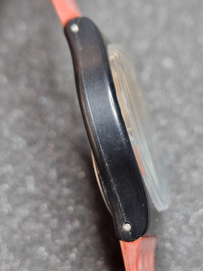 🎨 Swatch GB408 “Needles” (1987) – Bauhaus Geometric Classic