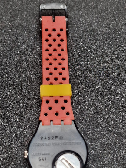 🎨 Swatch GB408 “Needles” (1987) – Bauhaus Geometric Classic