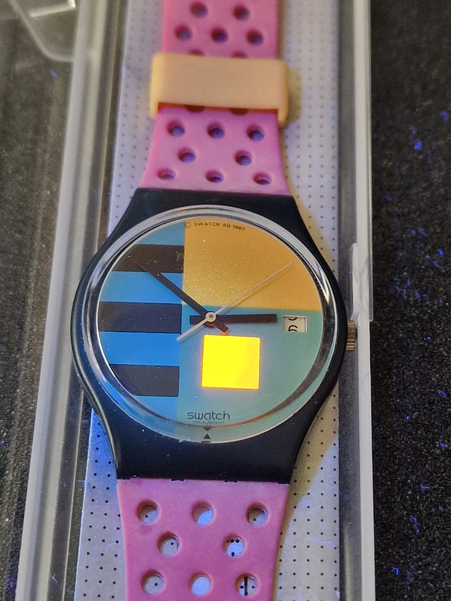 🎨 Swatch GB408 “Needles” (1987) – Bauhaus Geometric Classic