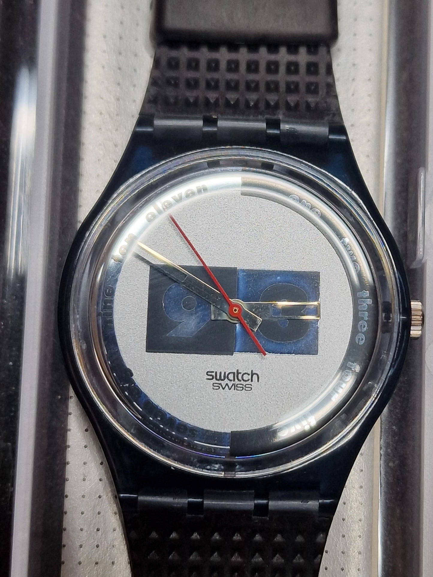 ⌚ Swatch GM108 “Nuni” (1991) – Minimal 90s Design Classic