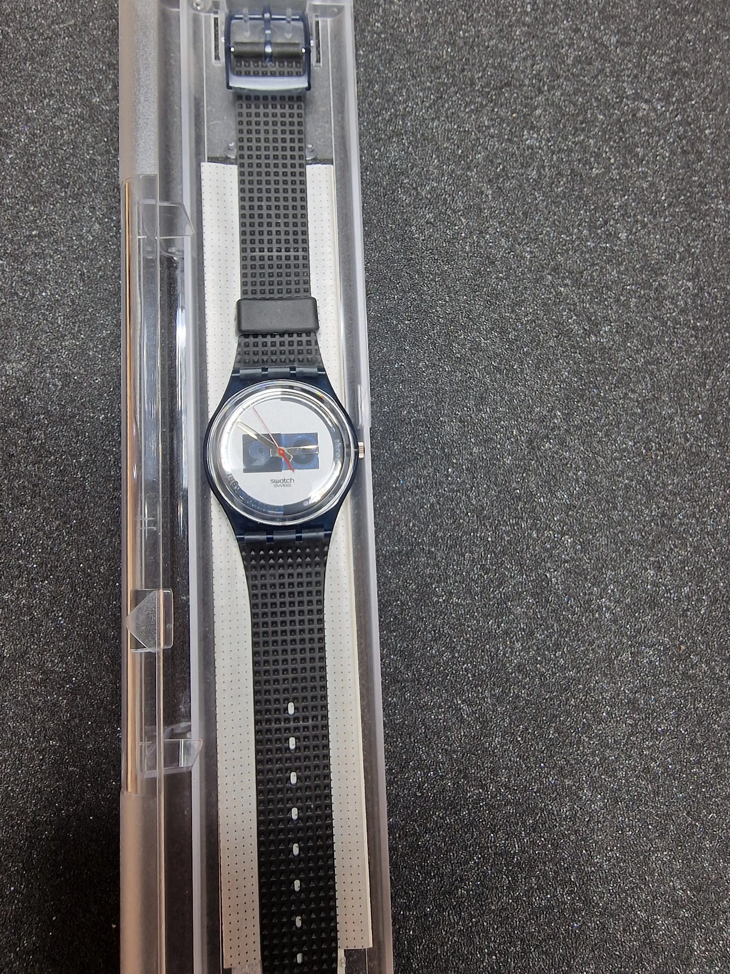 ⌚ Swatch GM108 “Nuni” (1991) – Minimal 90s Design Classic