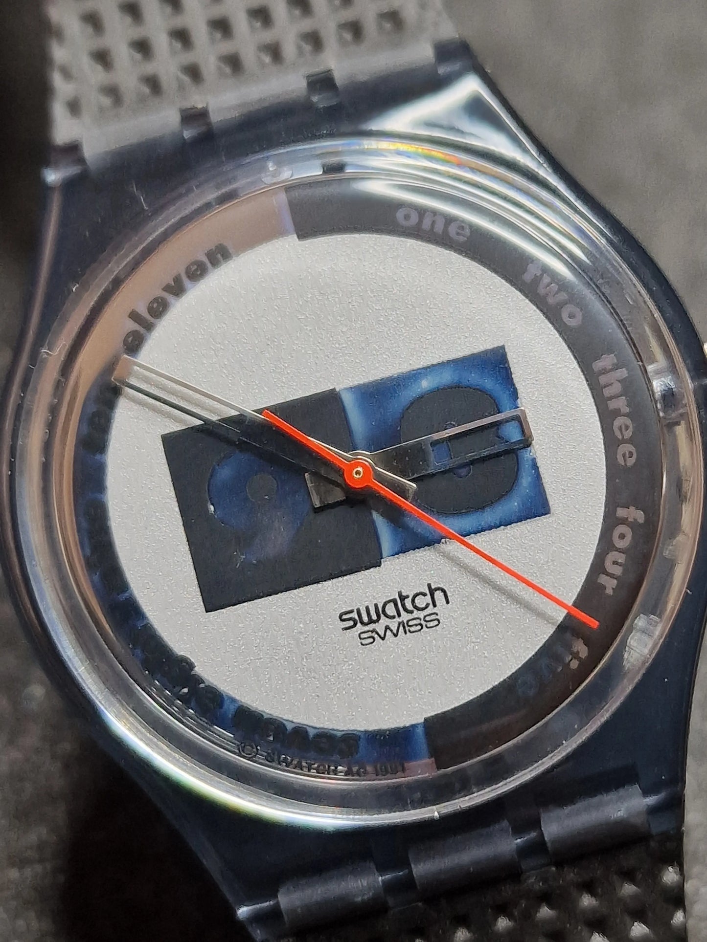 ⌚ Swatch GM108 “Nuni” (1991) – Minimal 90s Design Classic