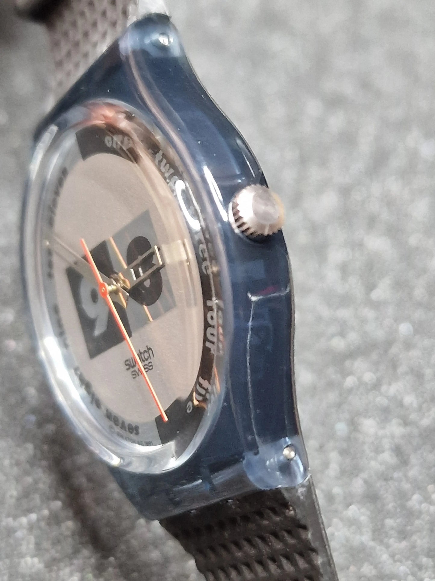 ⌚ Swatch GM108 “Nuni” (1991) – Minimal 90s Design Classic