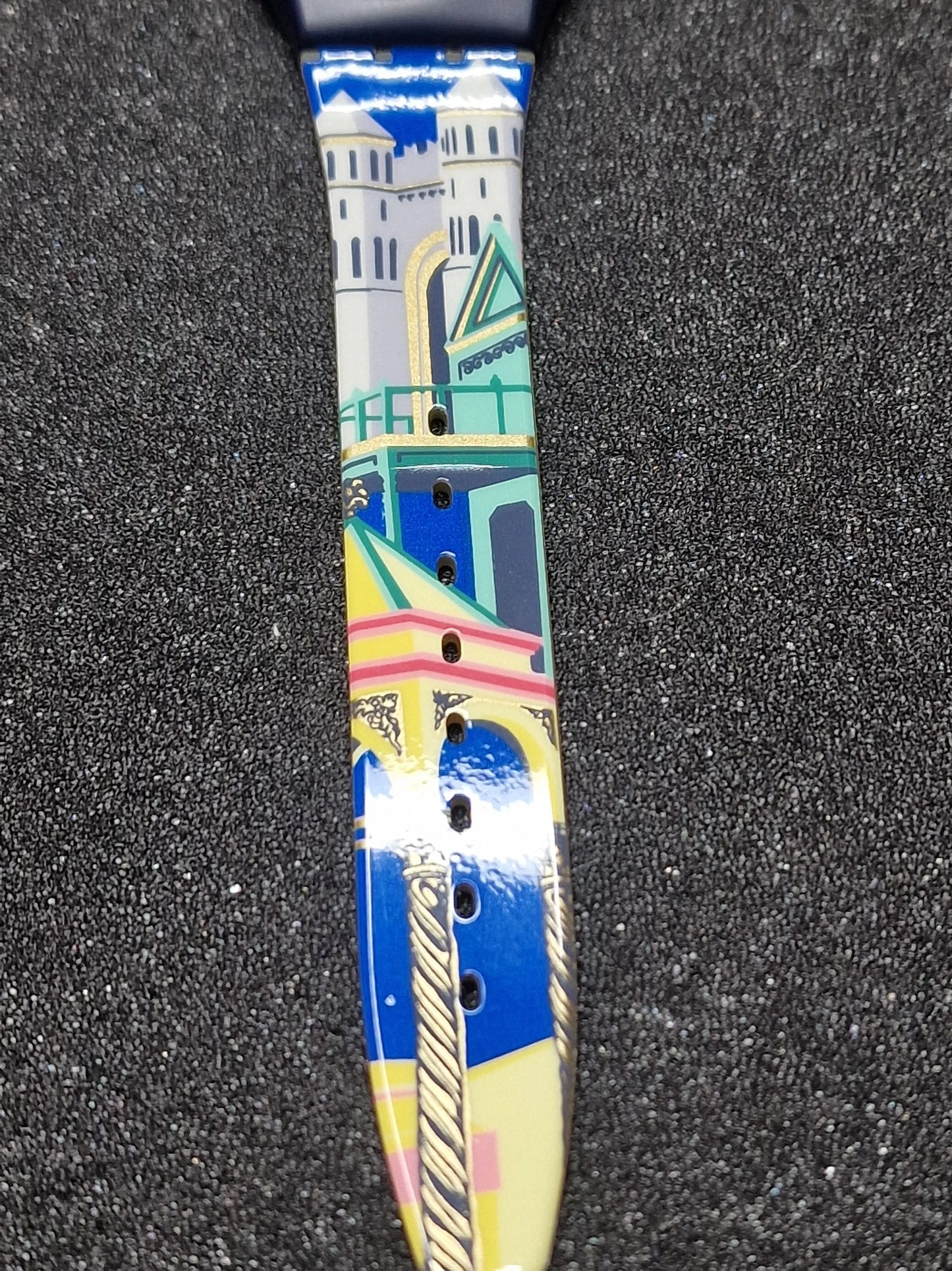 🏛️ Swatch GN120 “Backstage” (1992) – Architectural Elegance