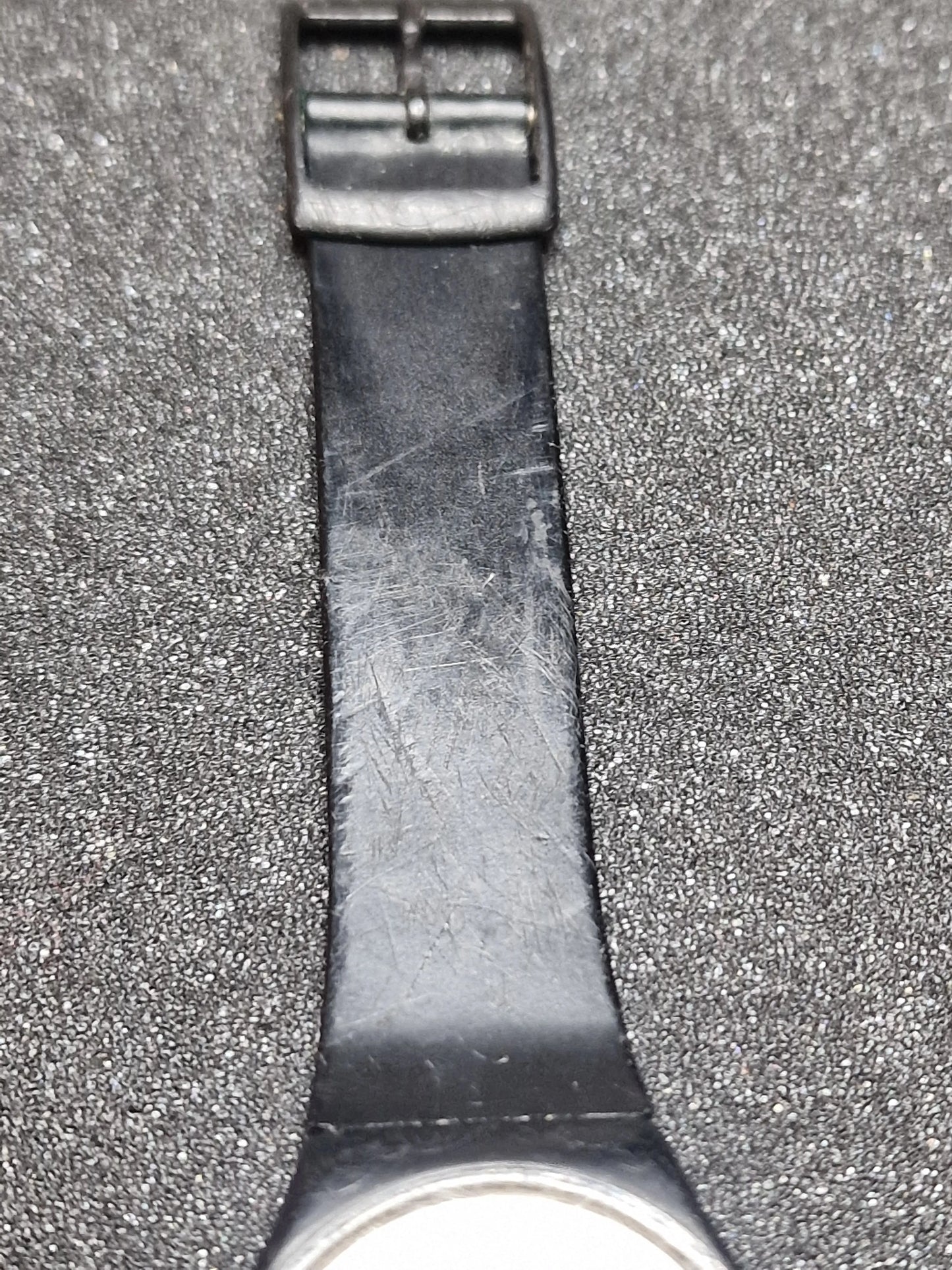 ✈️ Swatch GB703 “Swissair” (1986) – Rare Airline Edition