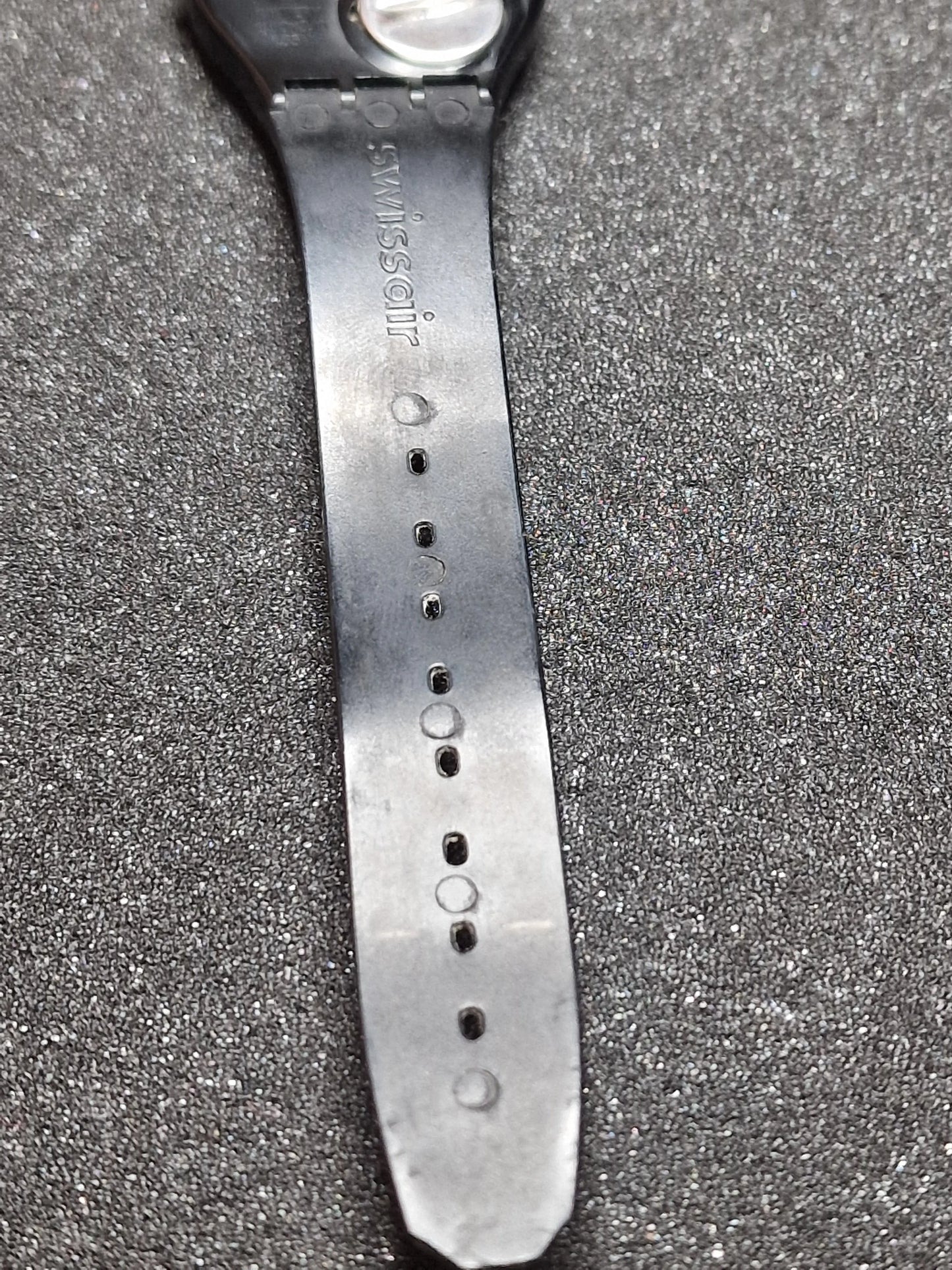 ✈️ Swatch GB703 “Swissair” (1986) – Rare Airline Edition