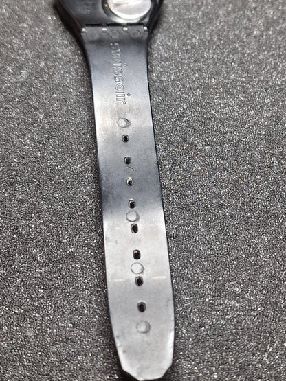 ✈️ Swatch GB703 “Swissair” (1986) – Rare Airline Edition