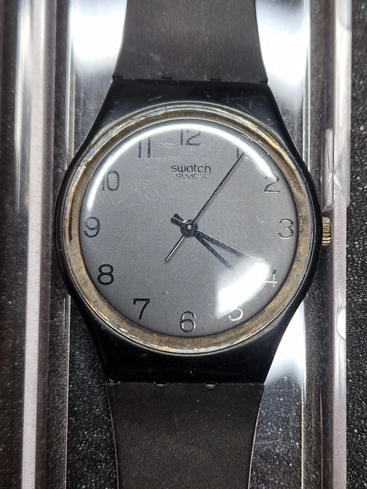 🖤 Swatch GB105 “Blackout” (1985) – Minimalist Classic