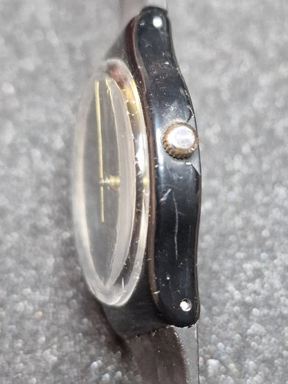 🖤 Swatch GB105 “Blackout” (1985) – Minimalist Classic