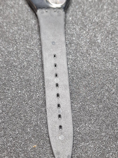 🖤 Swatch GB105 “Blackout” (1985) – Minimalist Classic