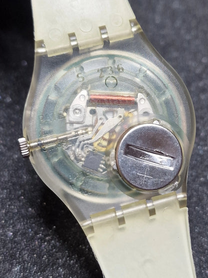 🌍 Swatch GZ126 “The People” (1992) – 100 Million Celebration Edition