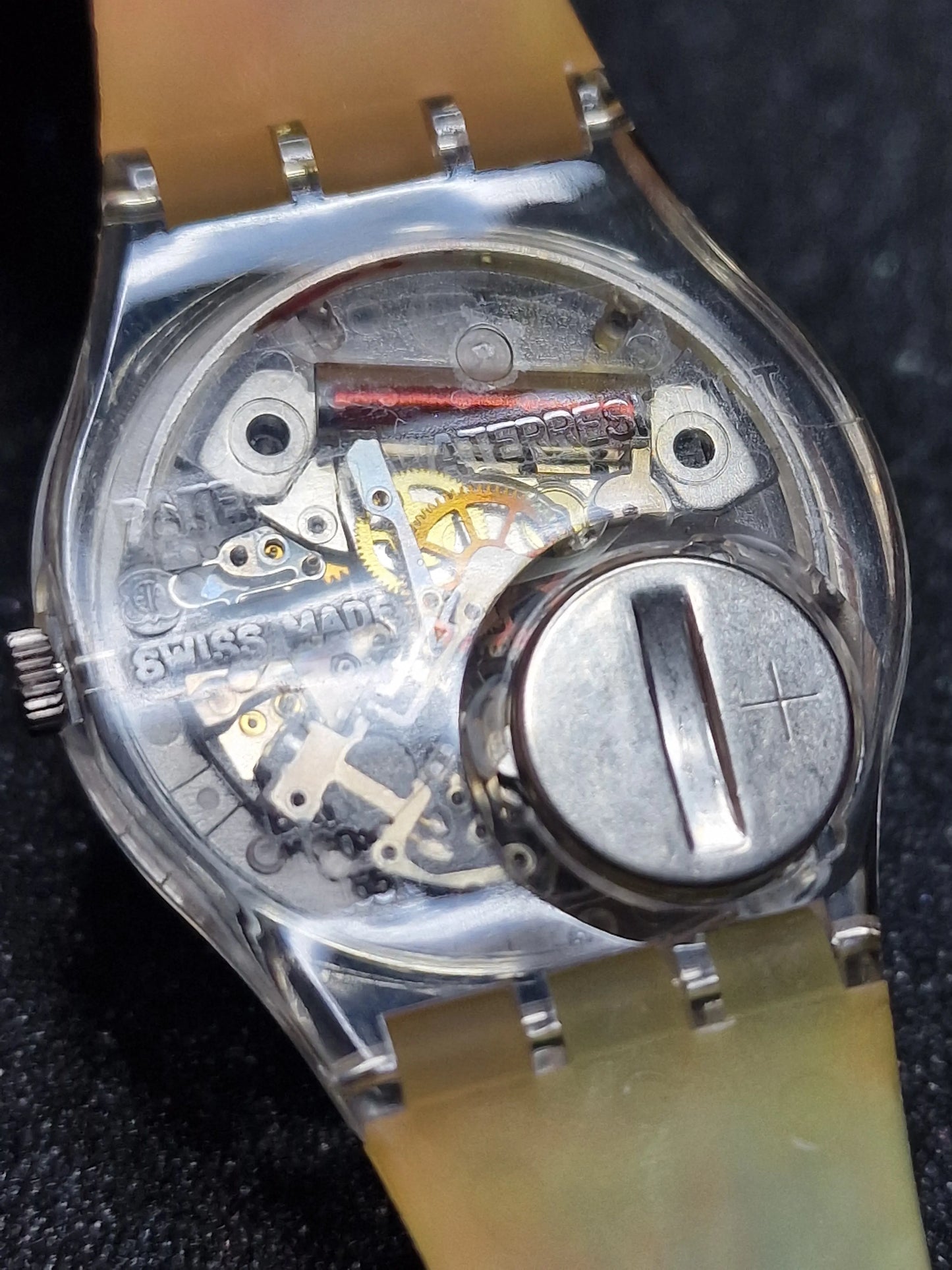 🎨 Swatch GY121 “Lot of Dots” (1991) – Art Special by Albrecht Klauer-Simonis