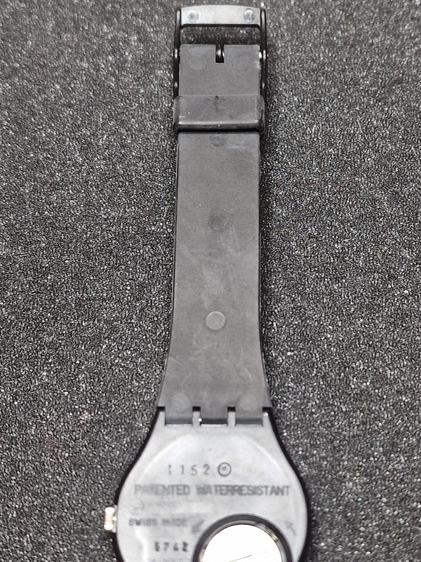 🖤 Swatch GB715 “Color Windows” (1989) – Geometric Minimalism