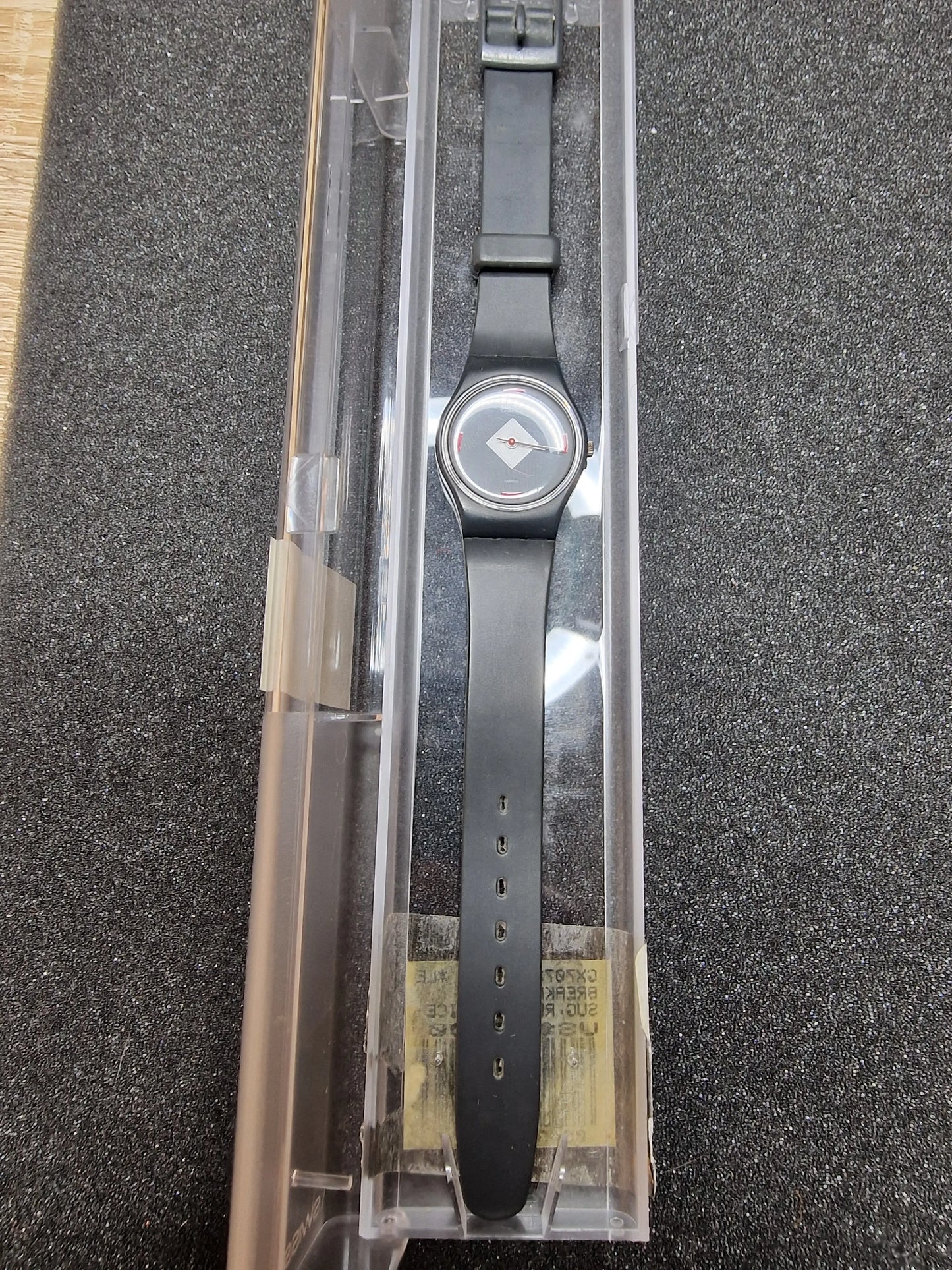 🔴 Swatch Lady LA101 “Mah-Jong” (1984) – Early Swatch Classic