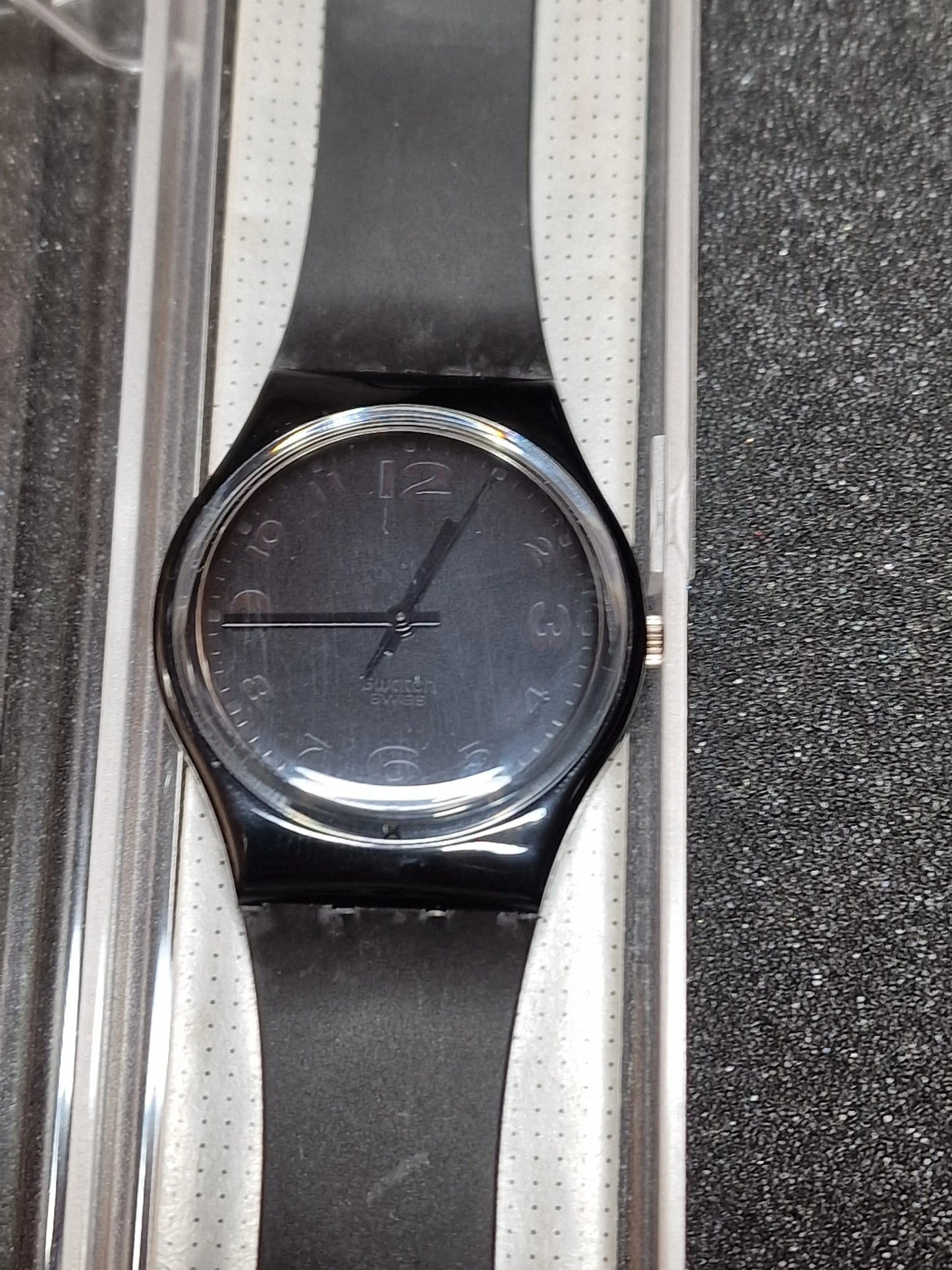 🖤 Swatch GB144 “After Dark” (1992) – Minimalist Black Elegance