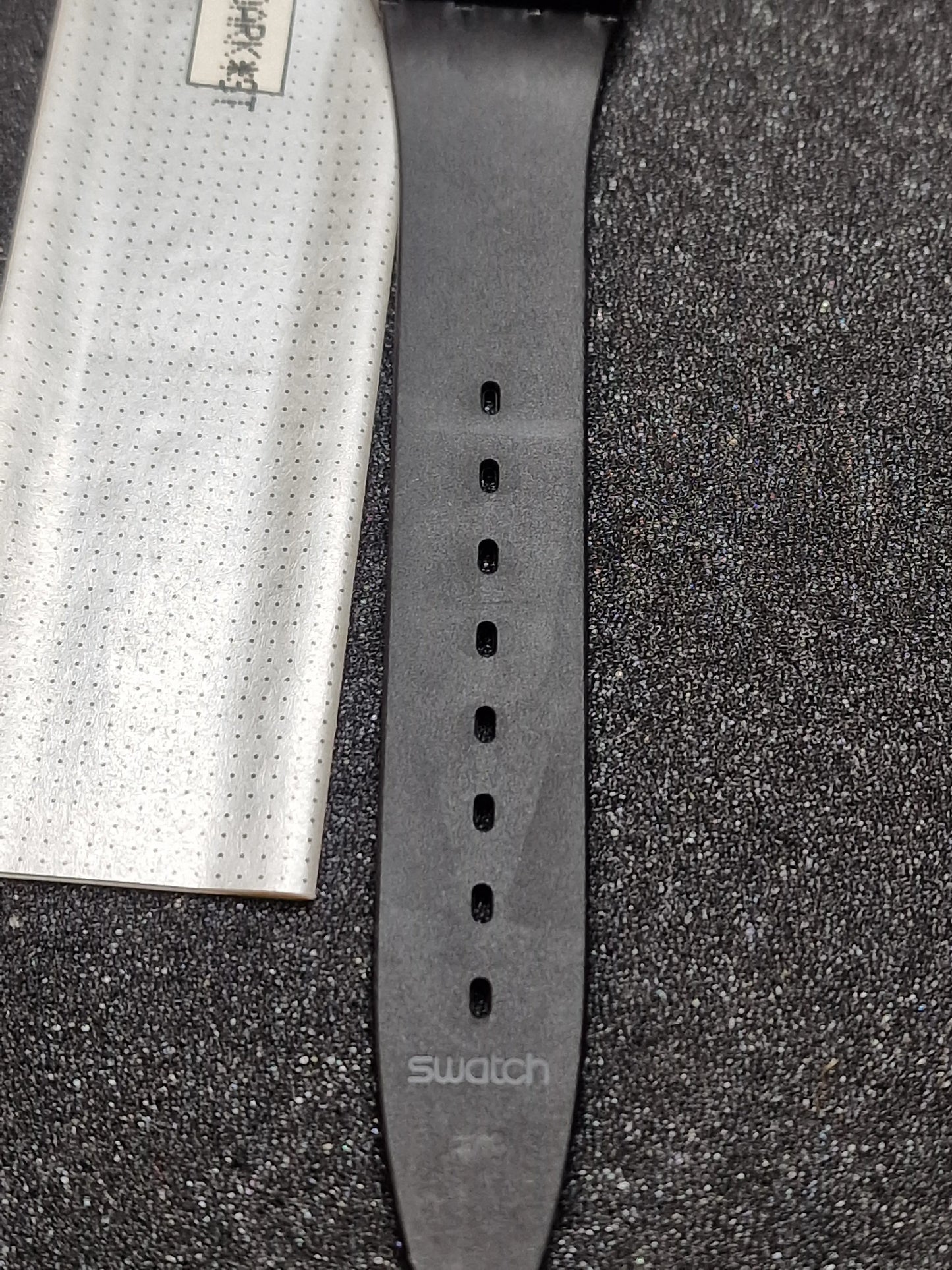 🖤 Swatch GB144 “After Dark” (1992) – Minimalist Black Elegance