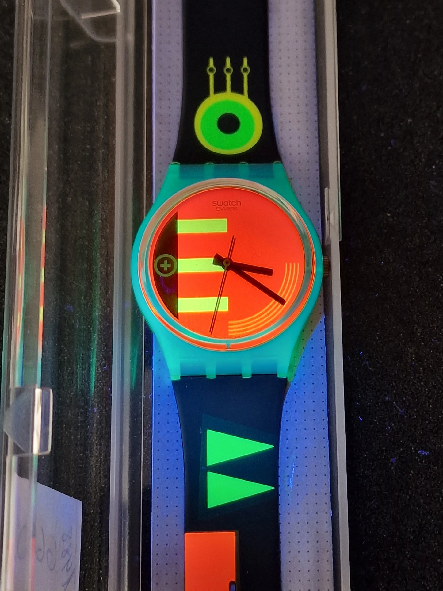 💚 Swatch GG106 “Neo Rider” (1988) – Techno Neon Classic
