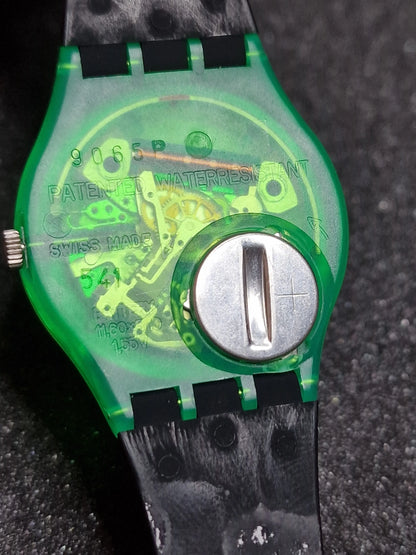 💚 Swatch GG106 “Neo Rider” (1988) – Techno Neon Classic