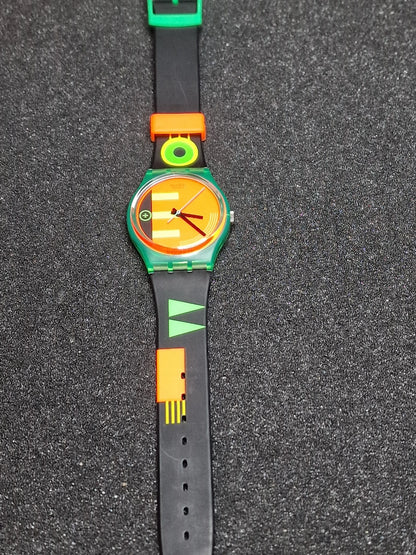 💚 Swatch GG106 “Neo Rider” (1988) – Techno Neon Classic