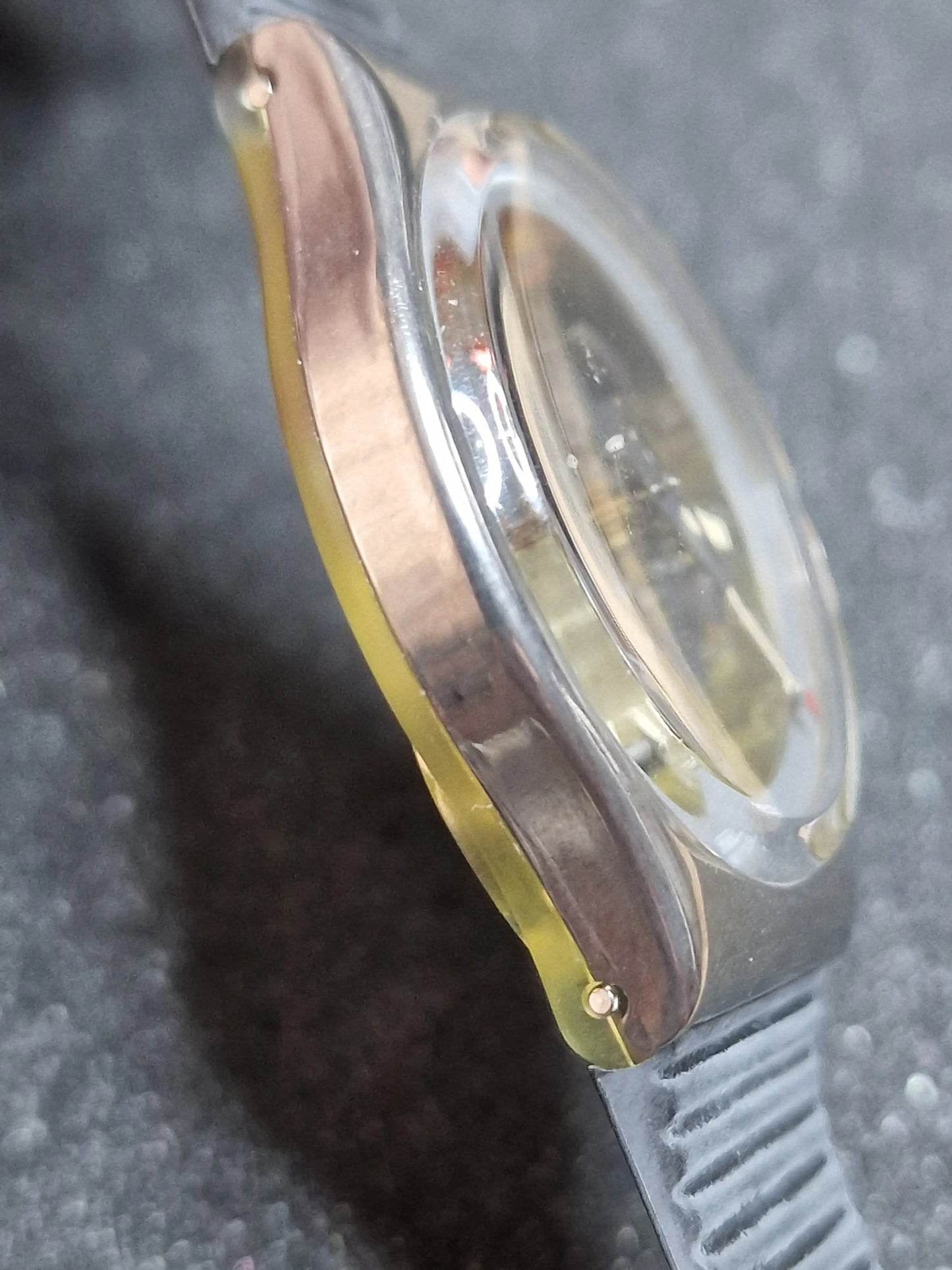 ⚙️ Swatch GX101 “Heartbreak” (1988) – Transparent Skeleton Classic