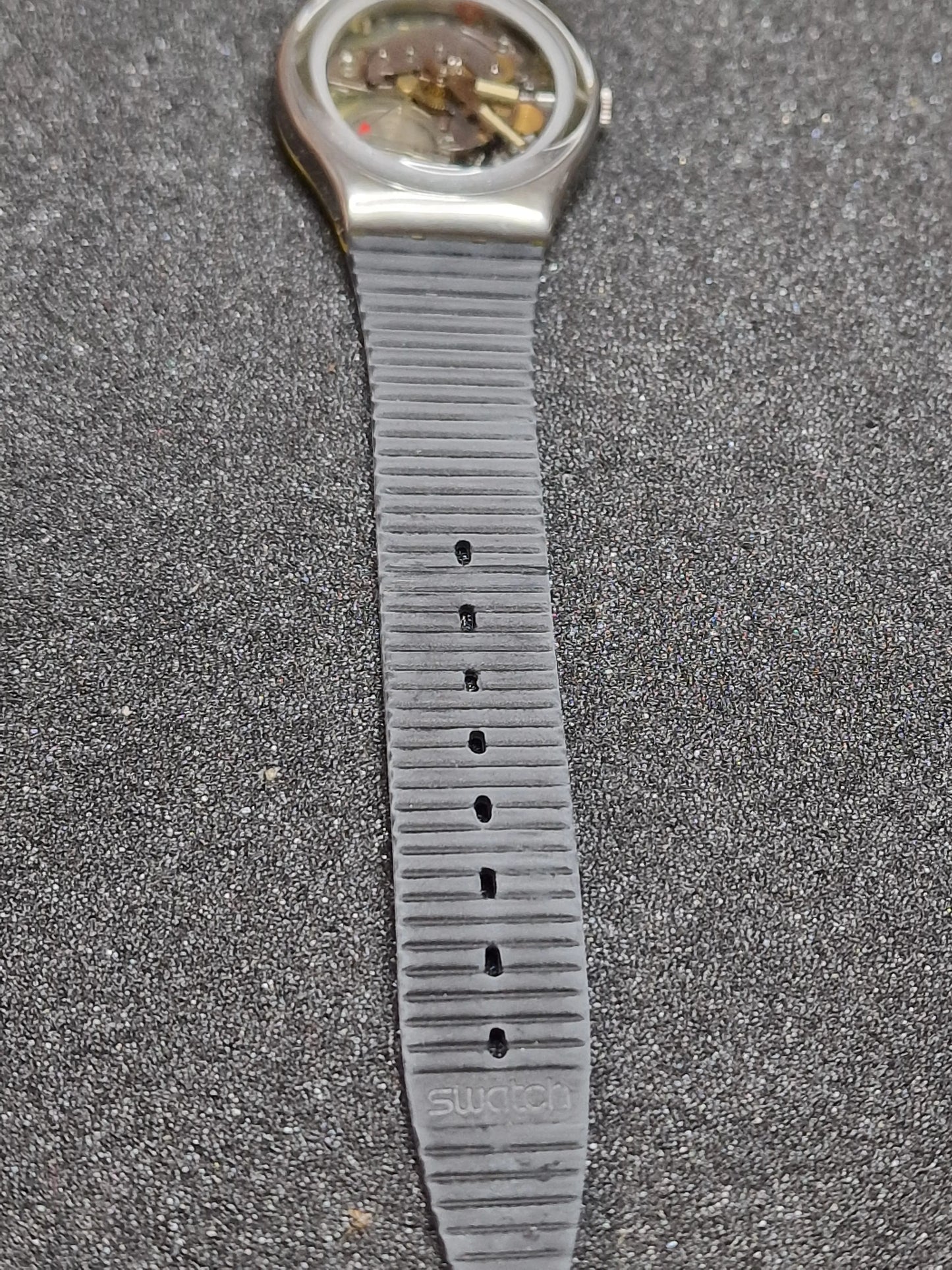 ⚙️ Swatch GX101 “Heartbreak” (1988) – Transparent Skeleton Classic