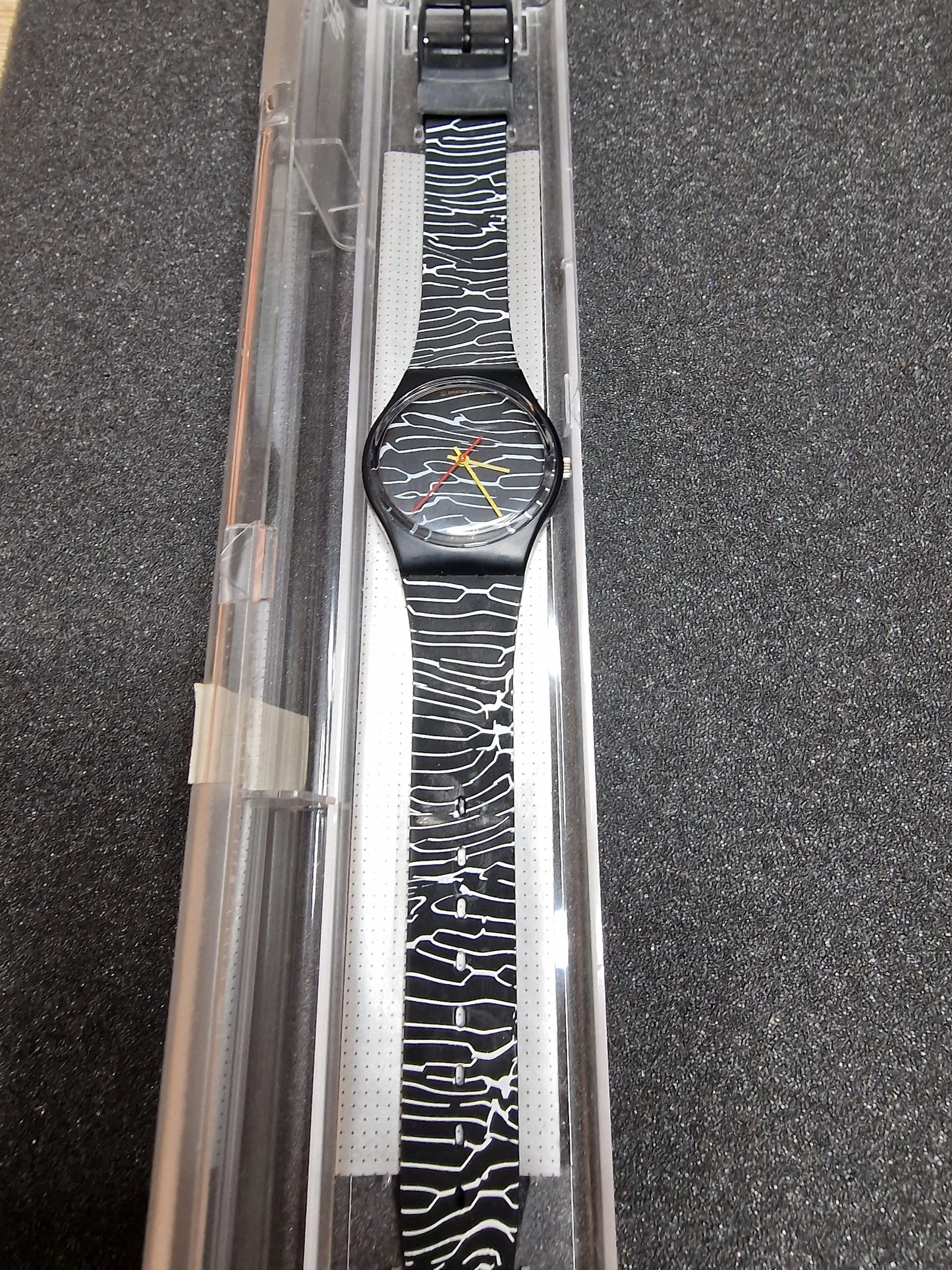 🖤 Swatch GB119 “Marmorata” (1987) – Marble Effect Classic