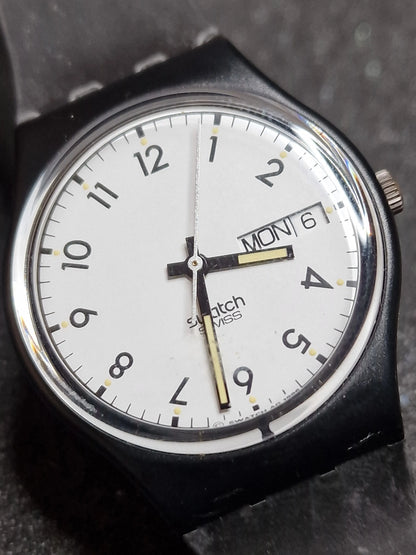 🕰️ Swatch GB725 “Classic” (1986) – Rare Early Day-Date Model