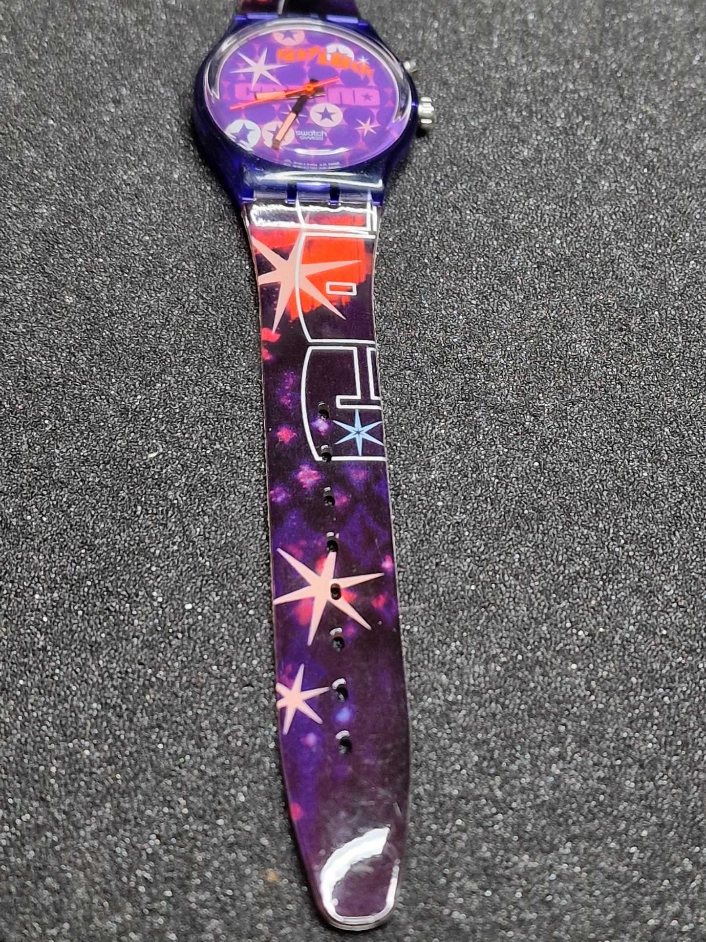 💜 Swatch GN901 “Potluck” (1996) – Swatch Loomi Series