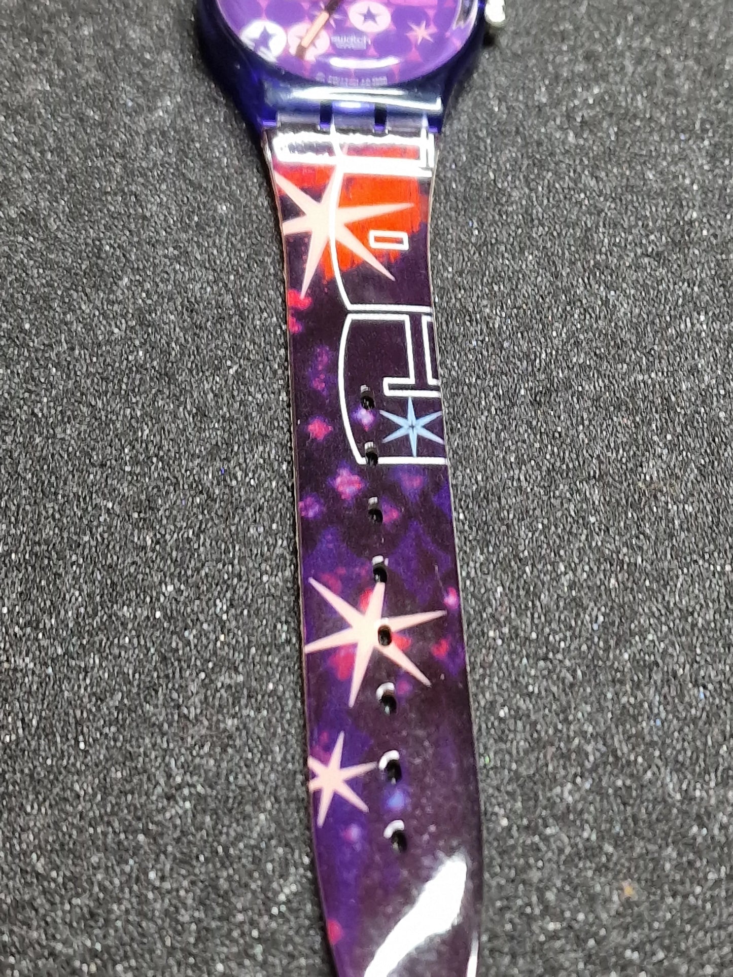 💜 Swatch GN901 “Potluck” (1996) – Swatch Loomi Series