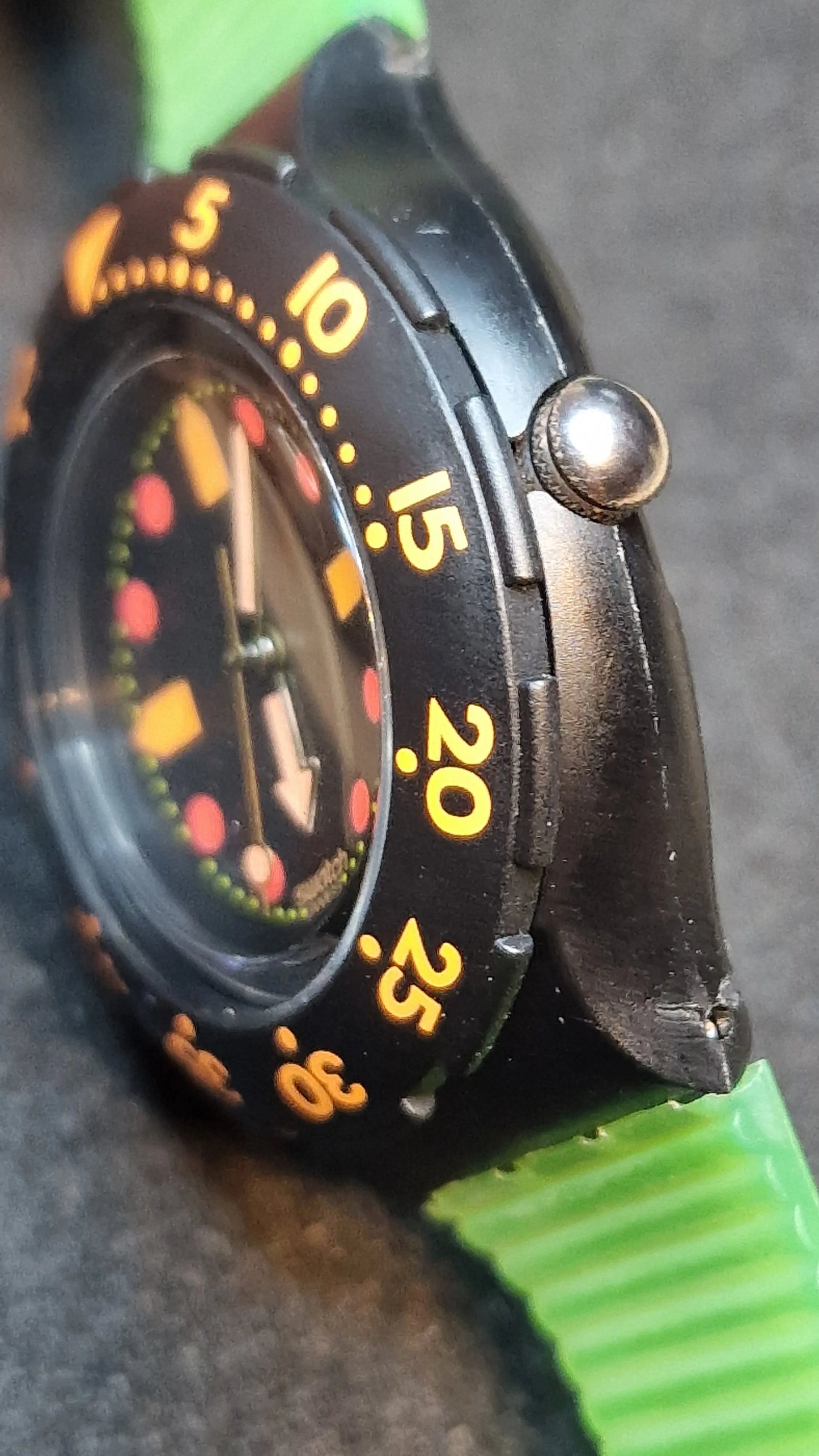 Swatch Scuba SDB100 “Barrier Reef” – 1990 Vintage Diver (200m WR)