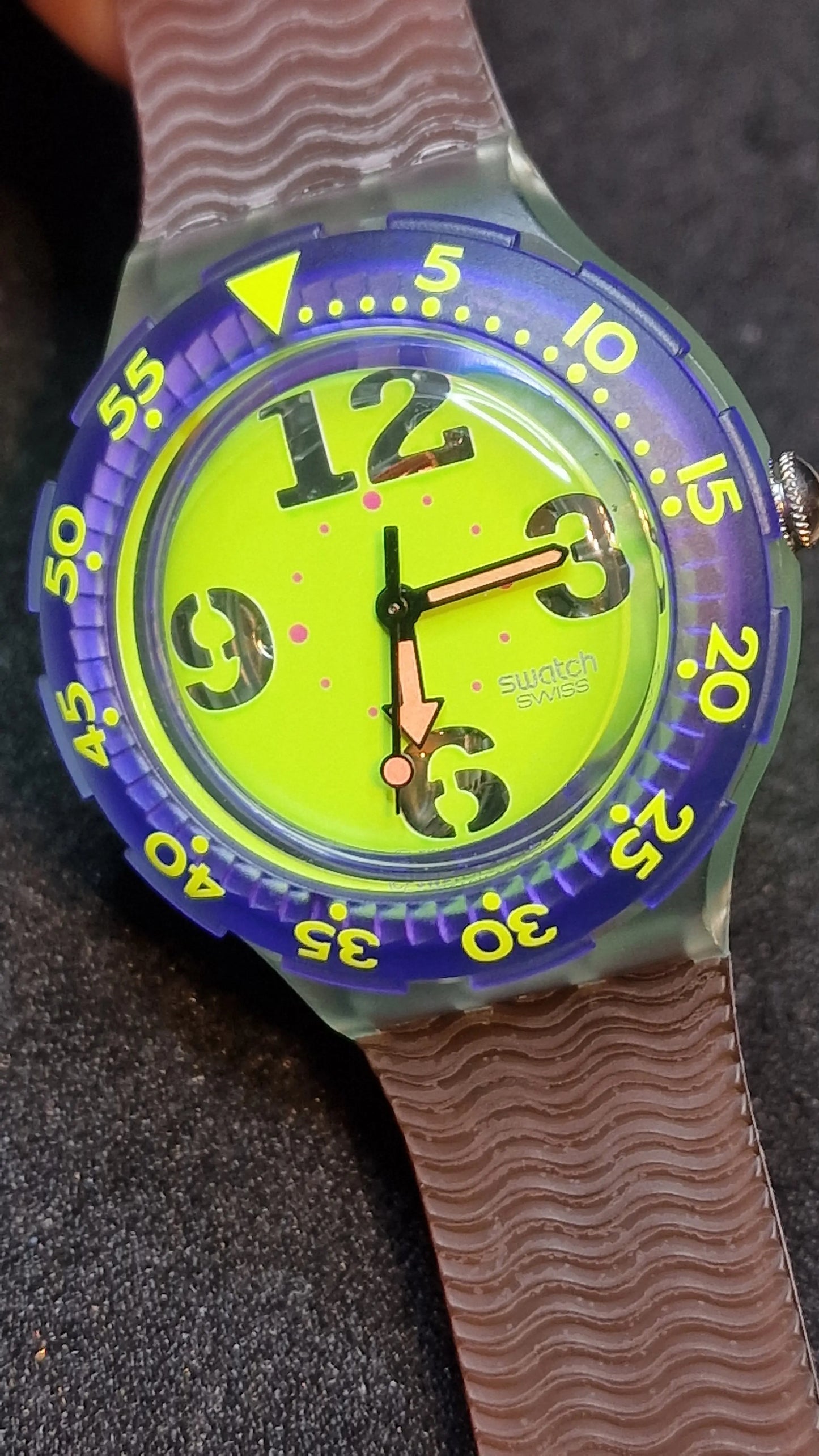 Swatch Scuba SDN103 “Spray Up” – 1992 Vintage Diver (200m WR)