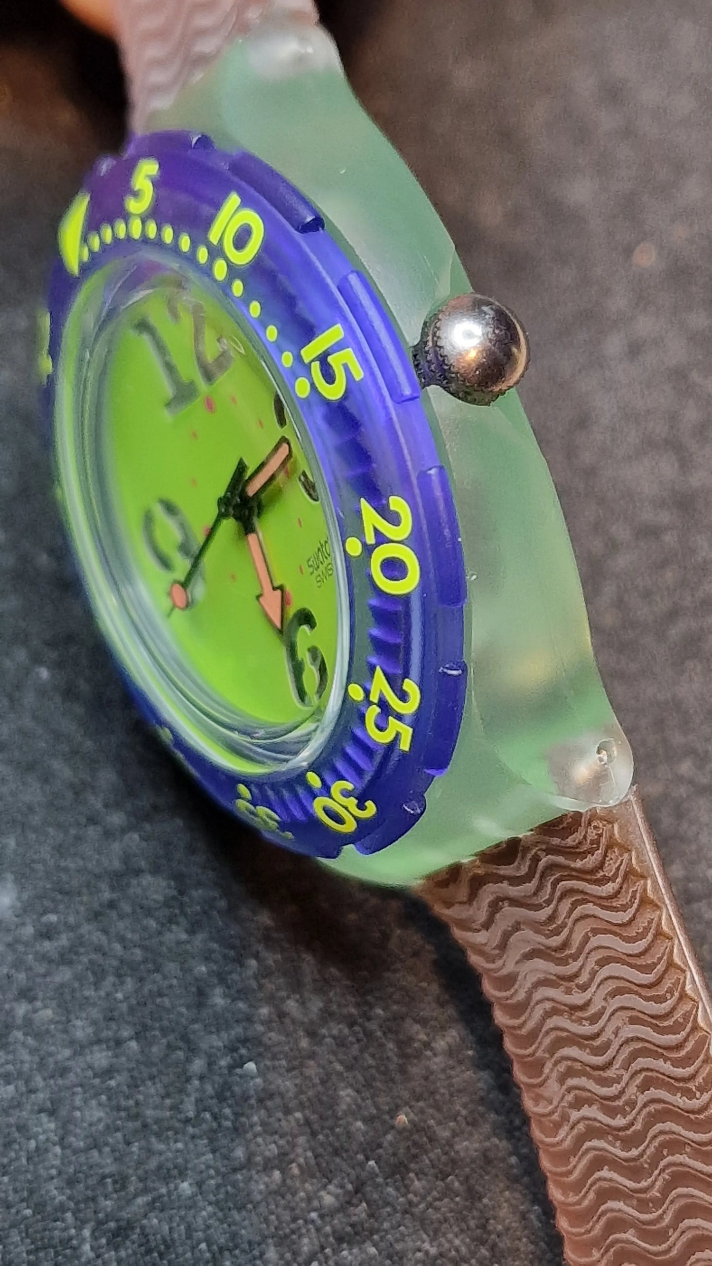 Swatch Scuba SDN103 “Spray Up” – 1992 Vintage Diver (200m WR)