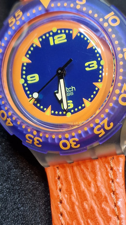 🕒 Swatch Scuba 200 – SDK106 “Red Island” (1992)