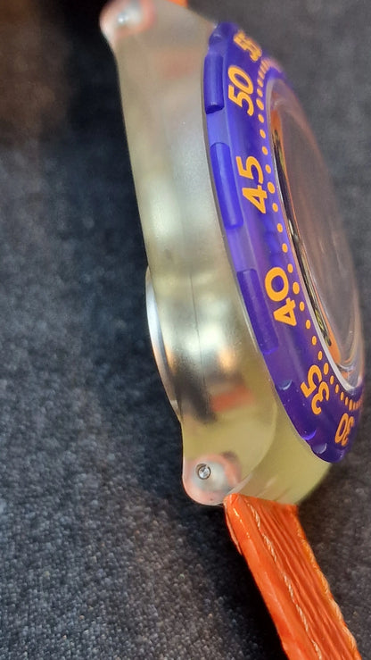 🕒 Swatch Scuba 200 – SDK106 “Red Island” (1992)